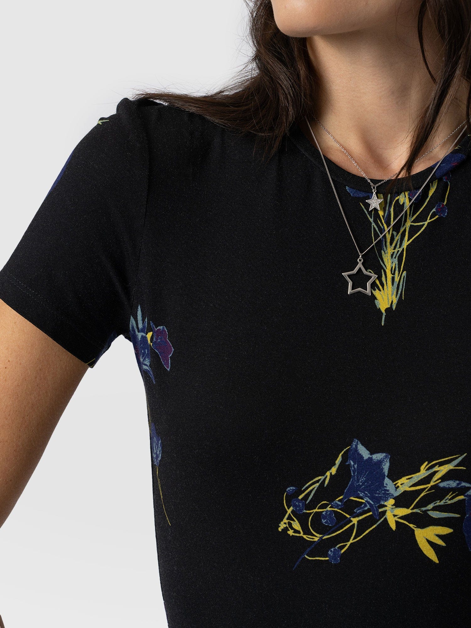 880-austen-crew-neck-tee-short-sleeve-blue-lily-gardens-1.webp