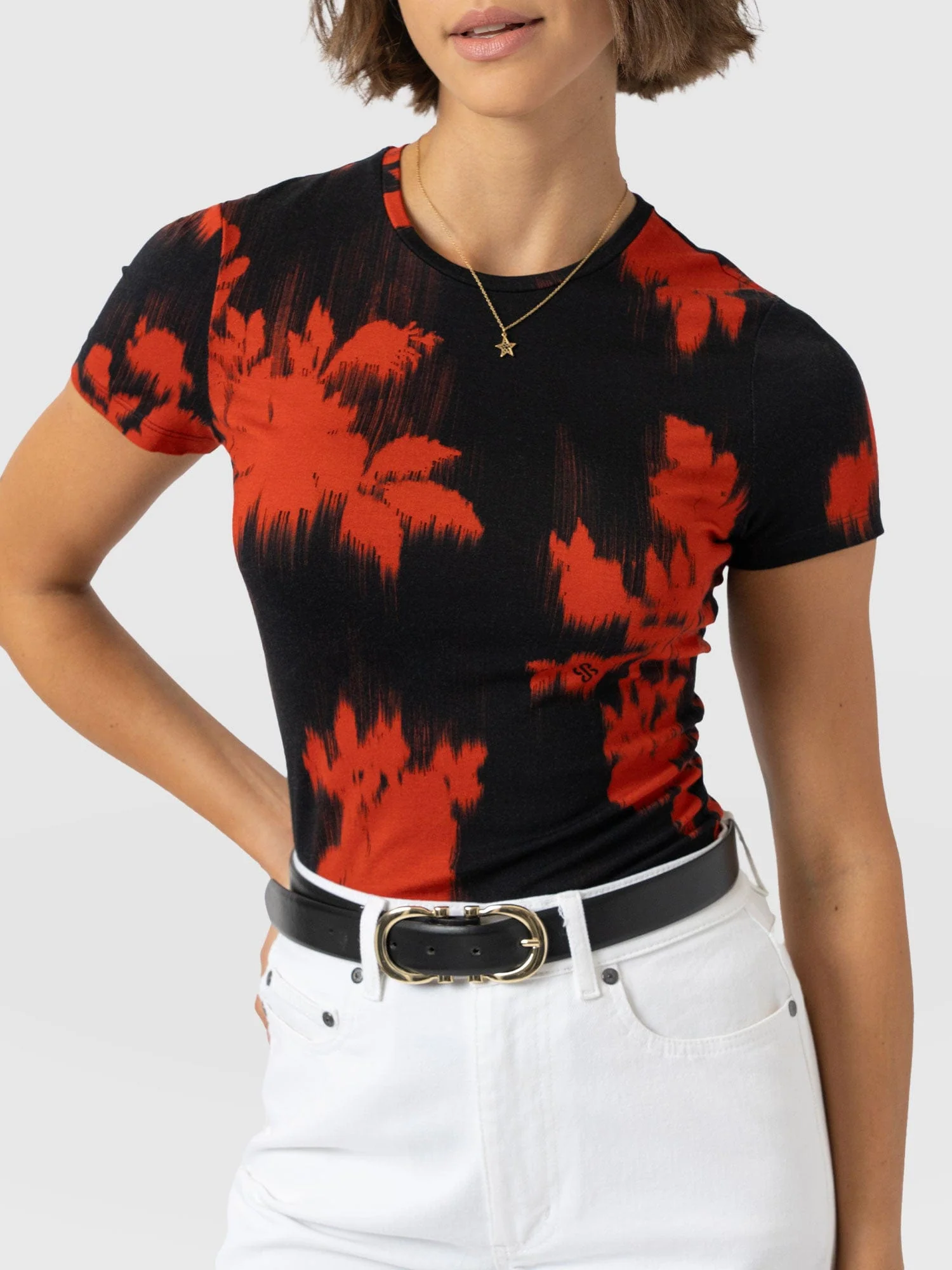 890-austen-crew-neck-tee-short-sleeve-orange-fade-floral-1.webp