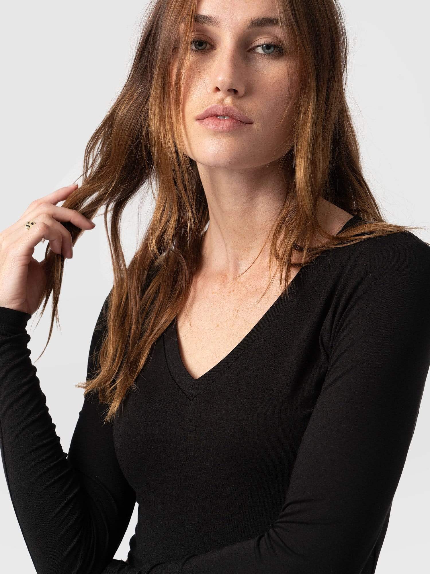900-austen-v-neck-tee-black-1.jpg