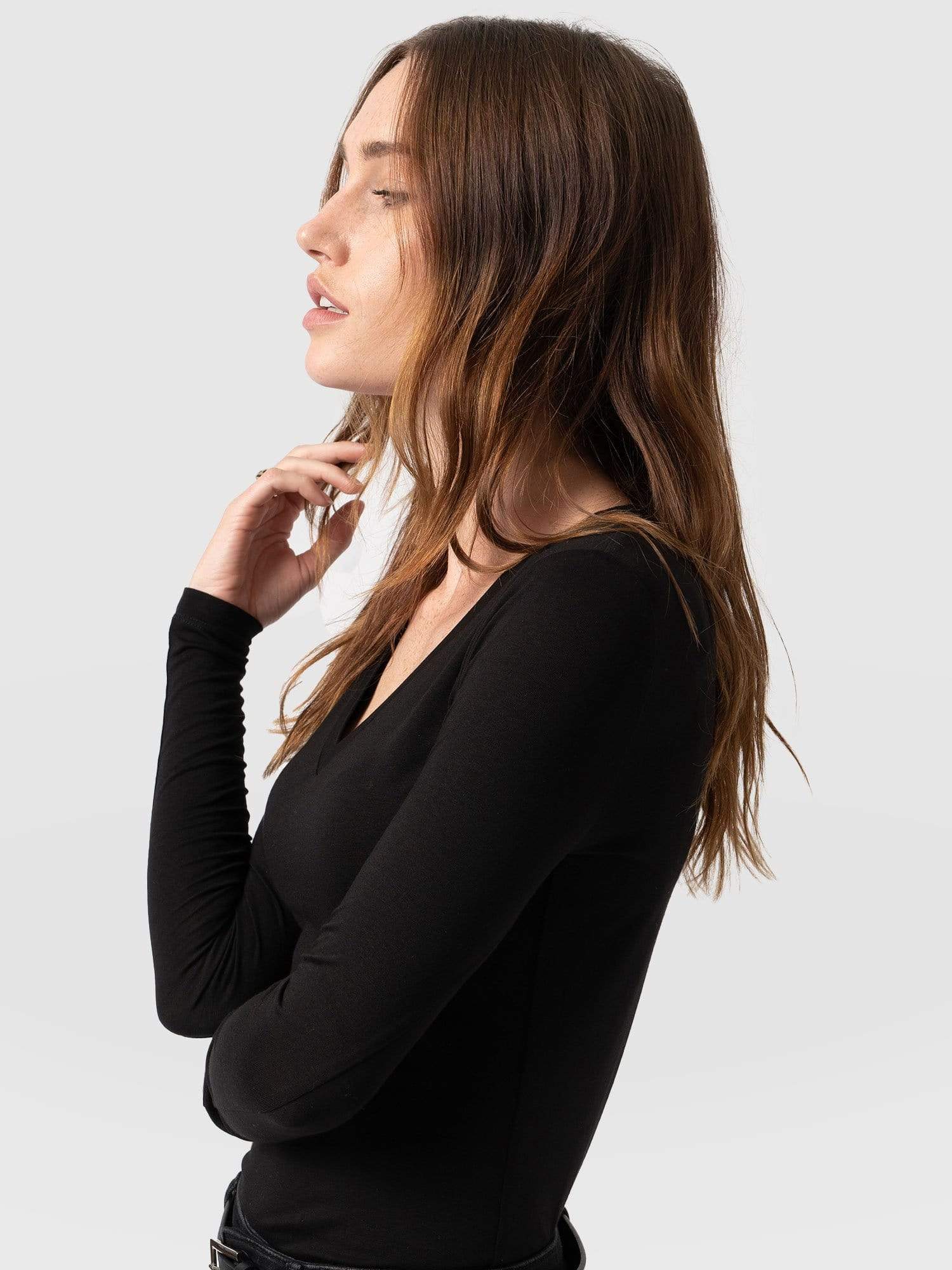 900-austen-v-neck-tee-black-1.jpg