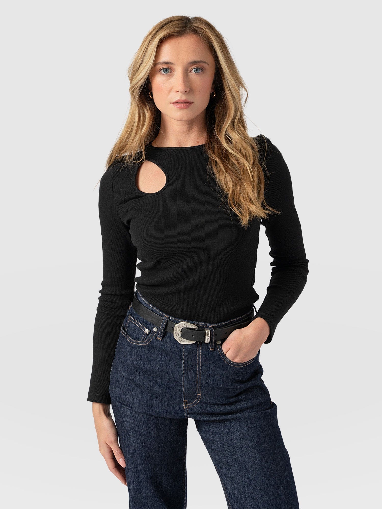 965-axel-cut-out-long-sleeve-tee-black-1.webp