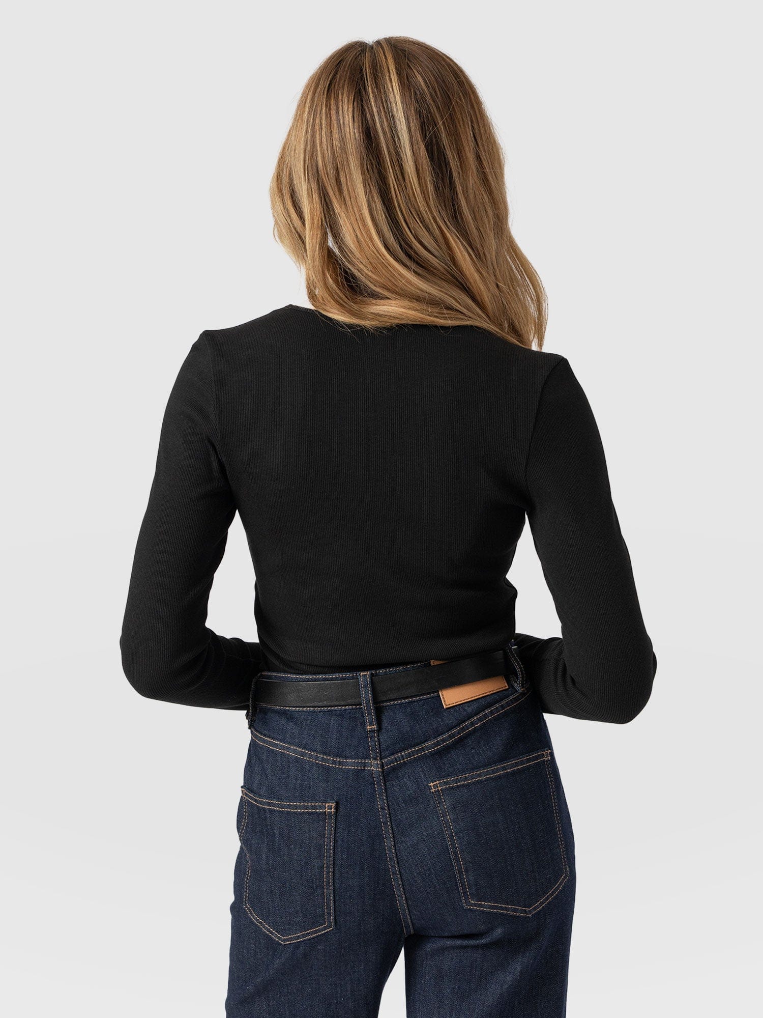 965-axel-cut-out-long-sleeve-tee-black-1.webp
